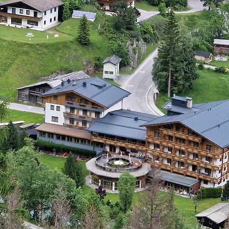 Hotel Kaerntnerhof Heiligenblut Bagian luar foto