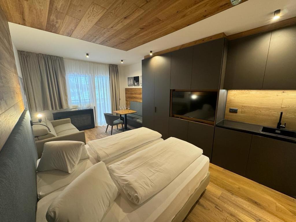 Hotel Kaerntnerhof Heiligenblut Bagian luar foto