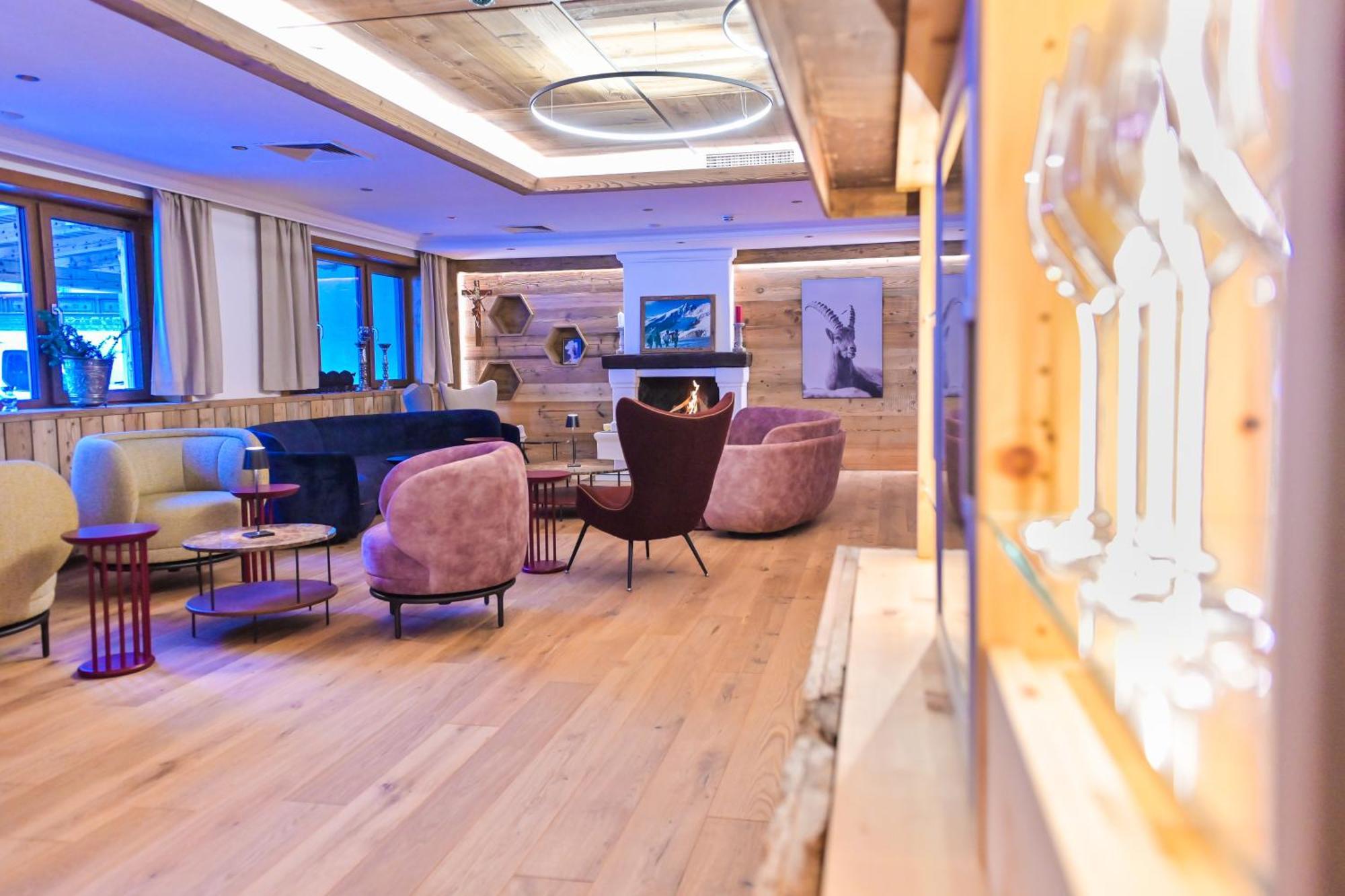 Hotel Kaerntnerhof Heiligenblut Bagian luar foto