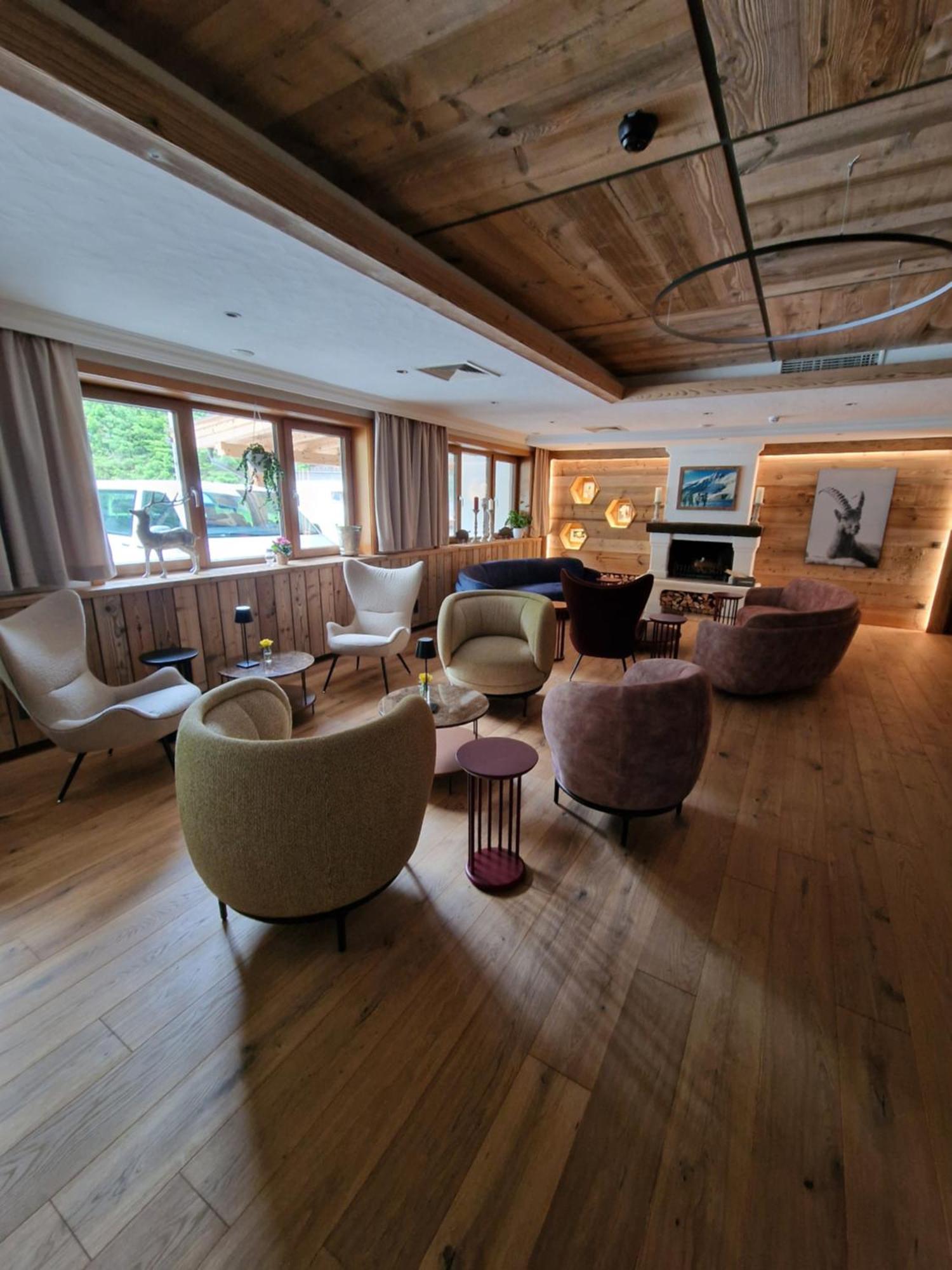Hotel Kaerntnerhof Heiligenblut Bagian luar foto