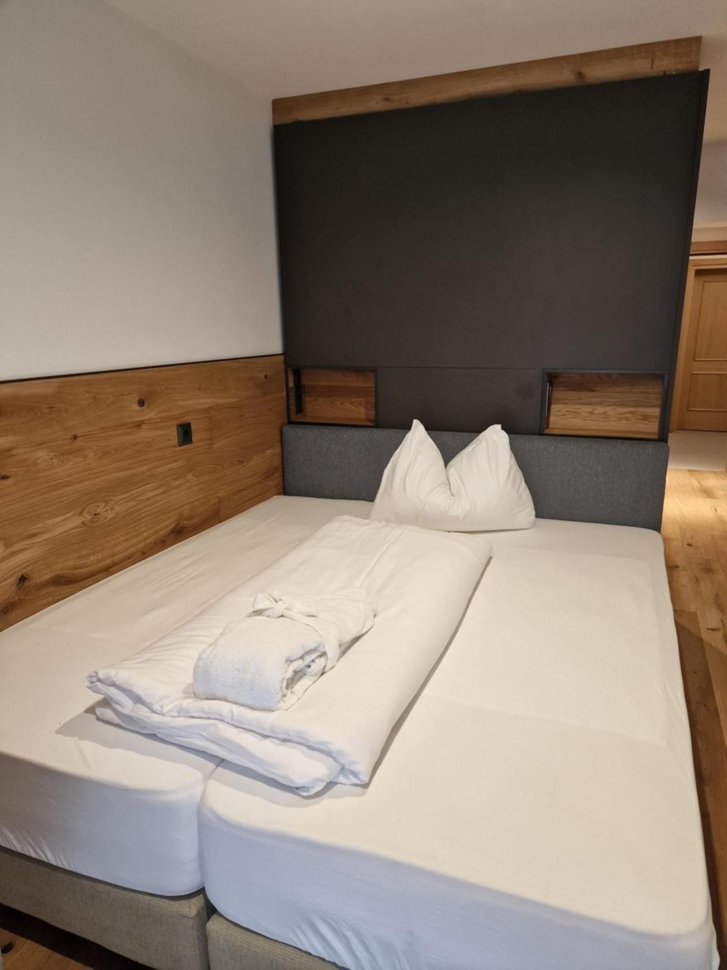 Hotel Kaerntnerhof Heiligenblut Bagian luar foto