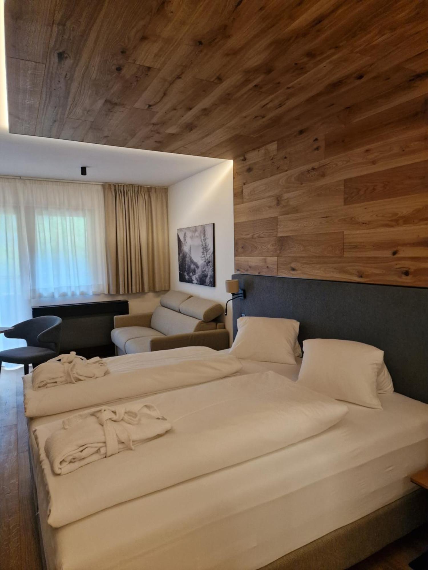 Hotel Kaerntnerhof Heiligenblut Bagian luar foto