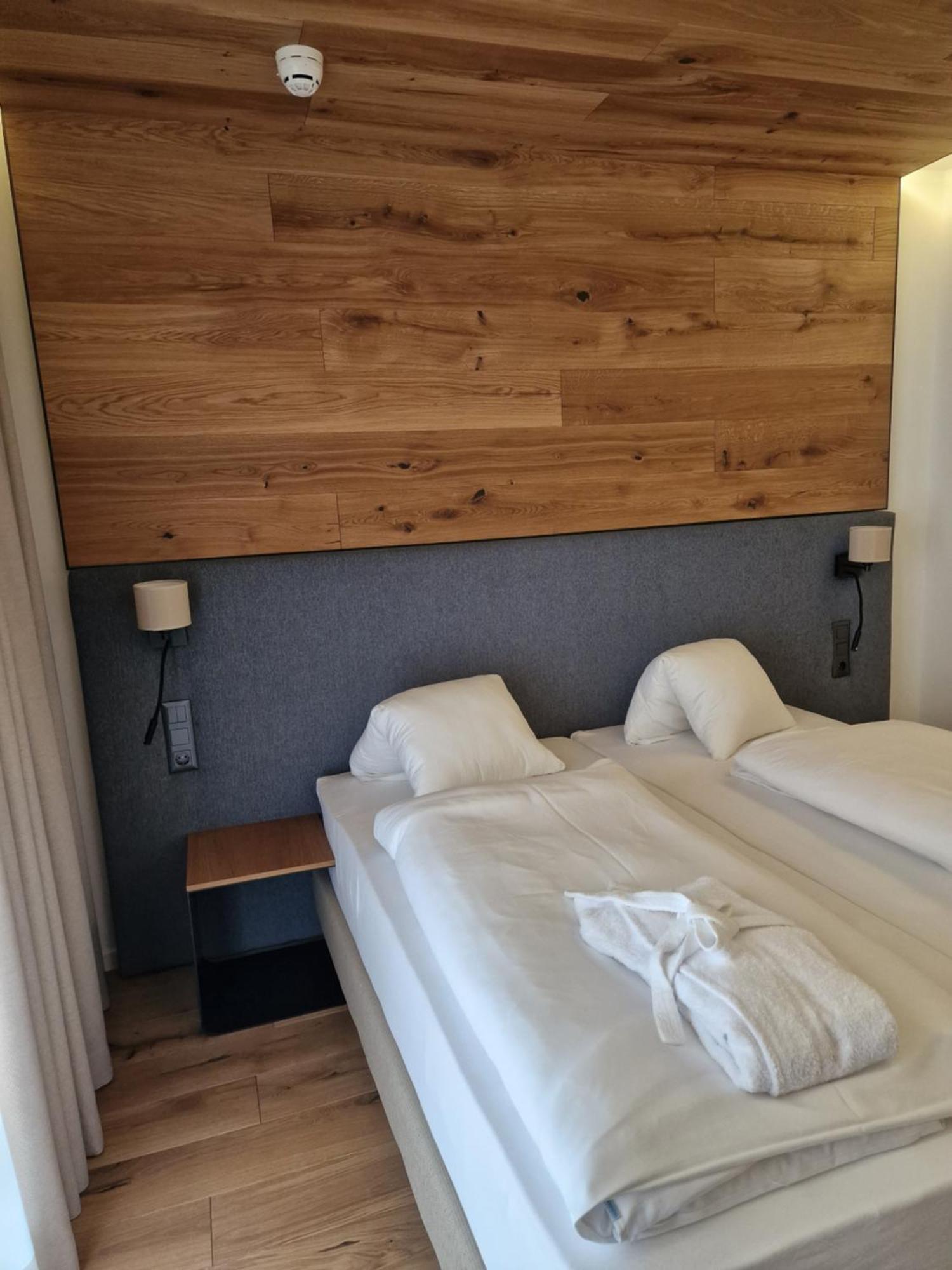 Hotel Kaerntnerhof Heiligenblut Bagian luar foto
