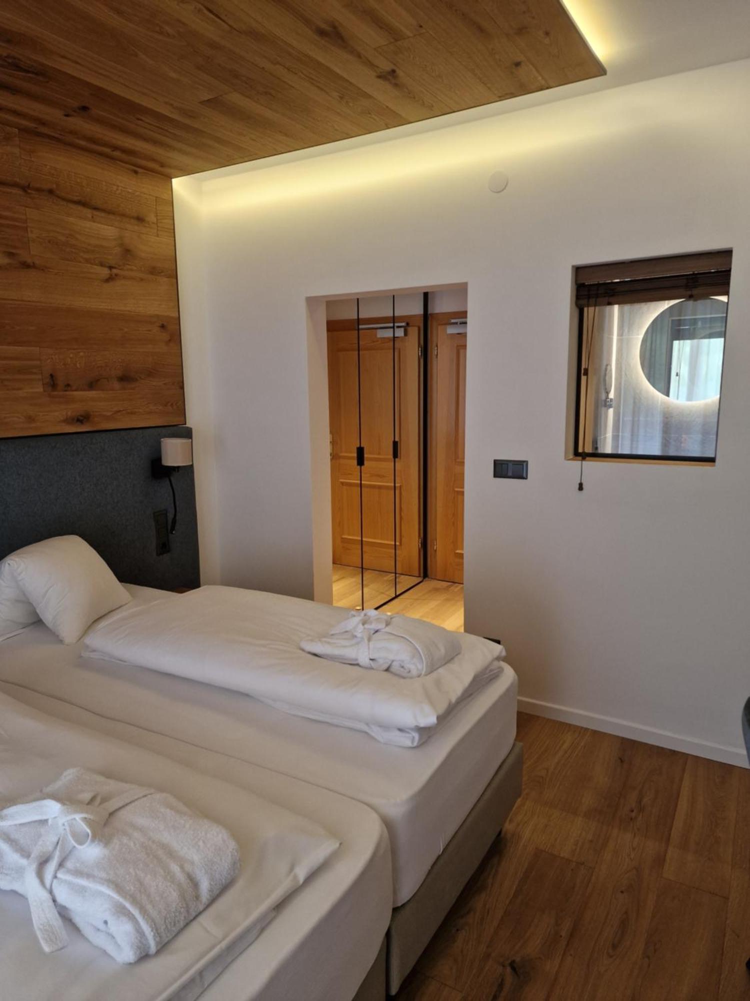 Hotel Kaerntnerhof Heiligenblut Bagian luar foto