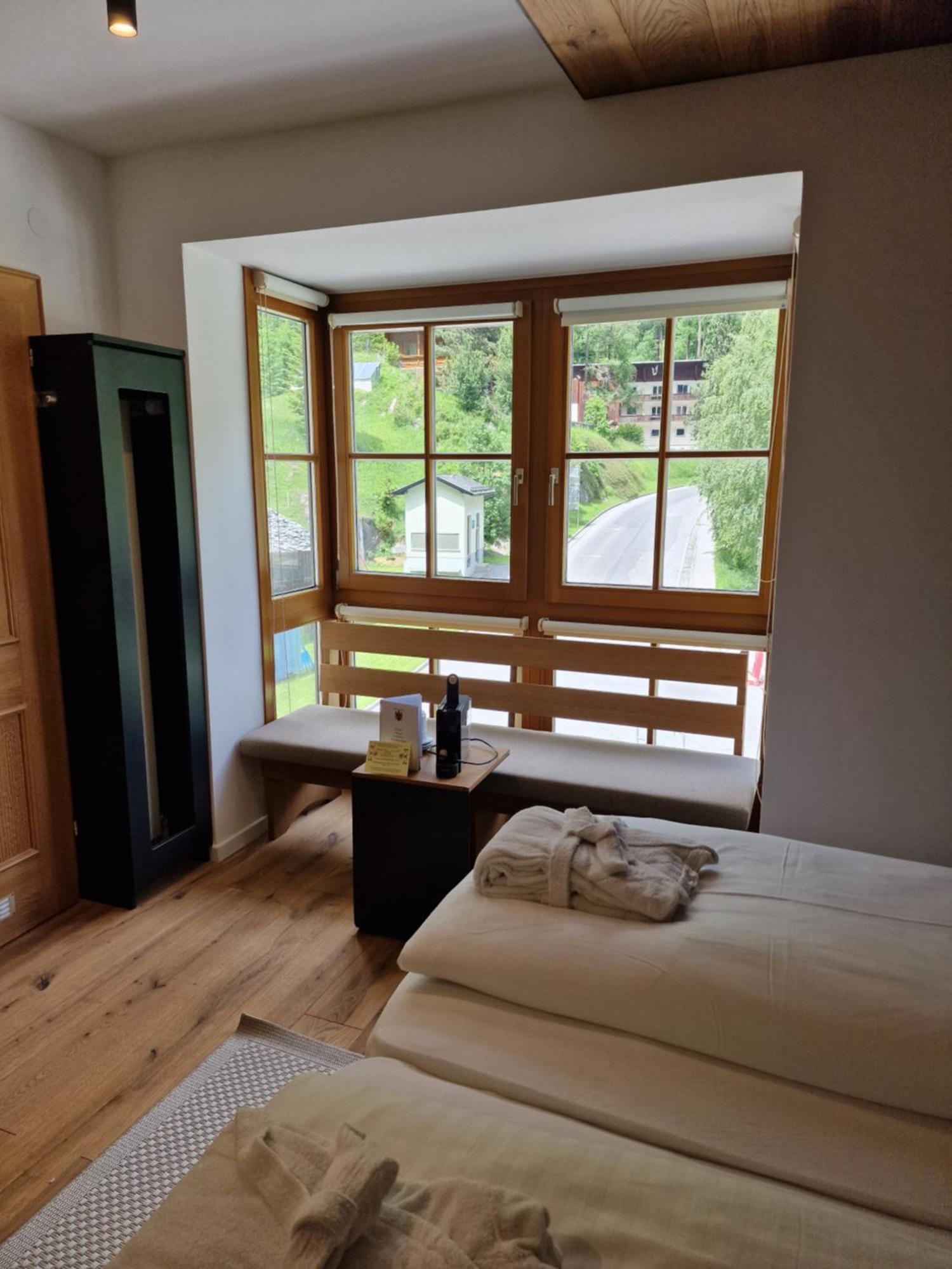 Hotel Kaerntnerhof Heiligenblut Bagian luar foto